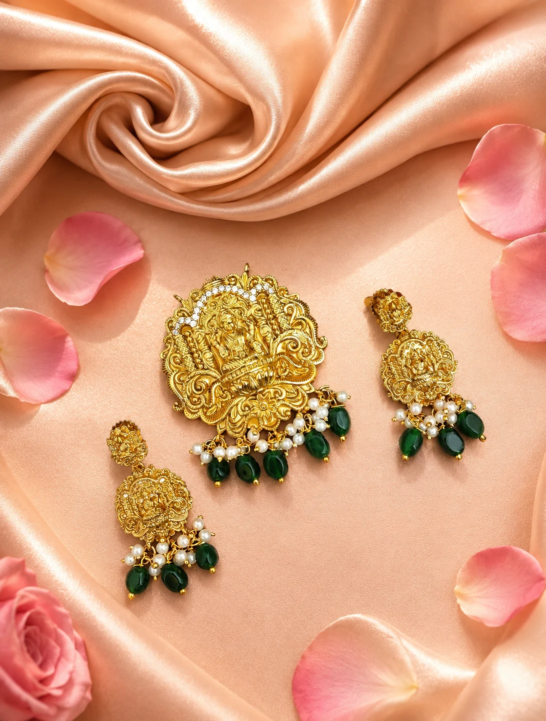 Antique Lakshmi Pendant 0007